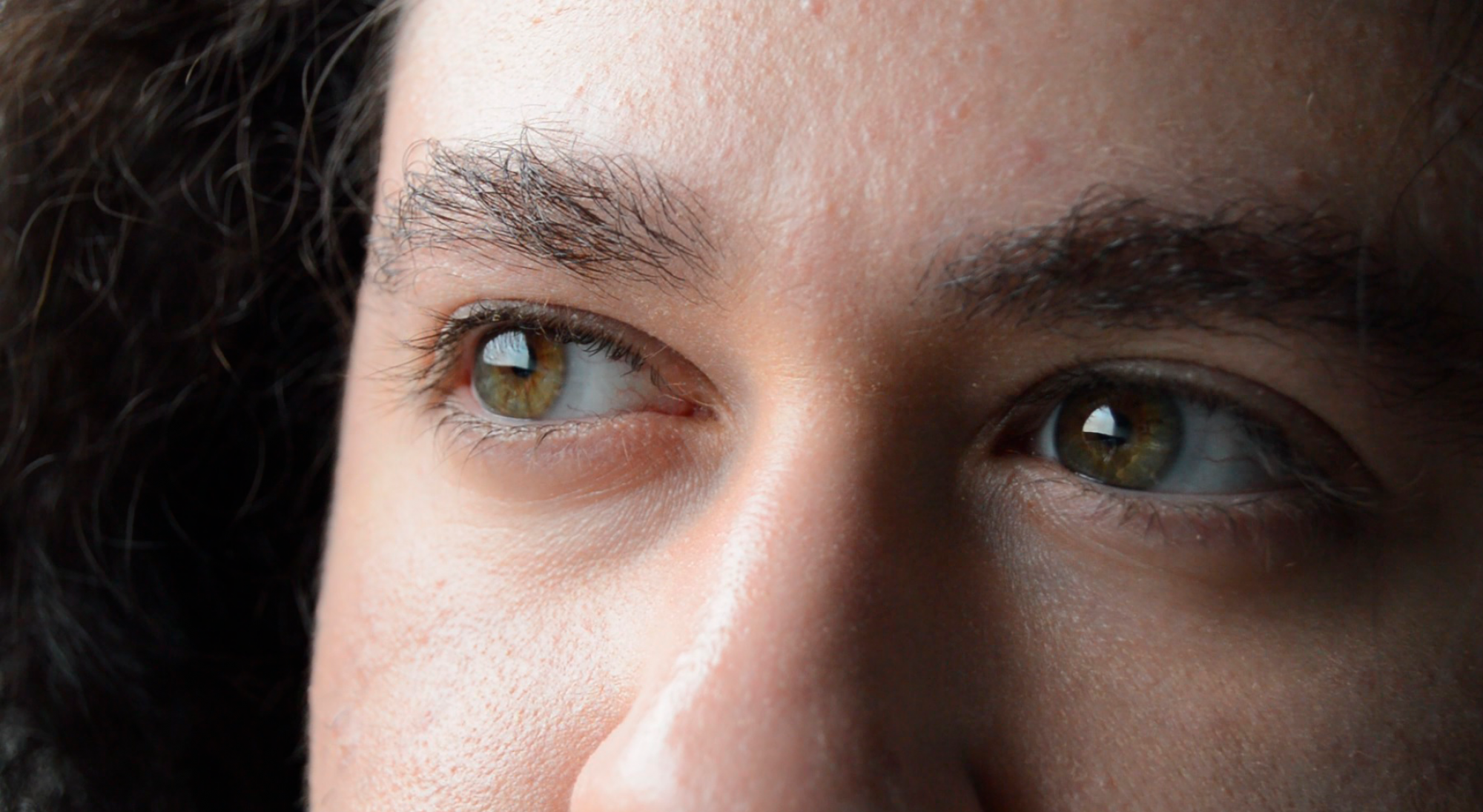 Close-up picture of Gionni's eyes.